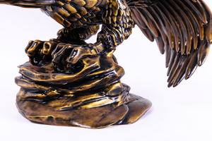 Statuette made of beech "Golden Eagle"