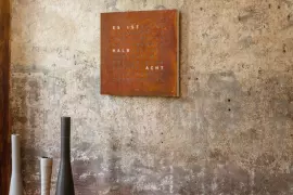 Table clock "QlockTwo Rust Classic" (brown)