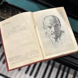 Книга «Путеводитель по Ленинграду», Ленинград, 1935 г.