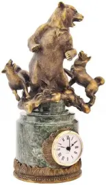 Часы каминные "Охота на медведя"