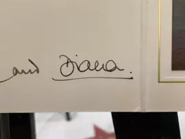 Поздравительная открытка, датируемая 1985 годом, с автографами принца Чарльза и принцессы Дианы