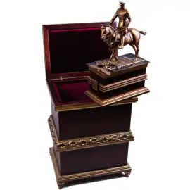 Статуэтка из бука "Жуков на коне"