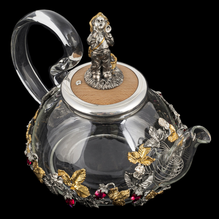 Чайник из серебра "Земляника"