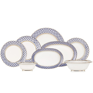 Фарфоровый сервиз "Молодежный" с рисунком "Кобальтовая сетка" на 6 персон, 24 предмета