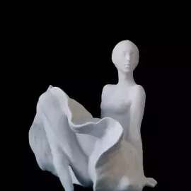 Скульптура из фарфора "В пуантах"