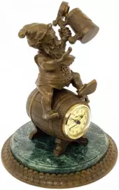 Часы настольные "Гном-пивник"