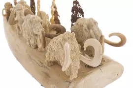 Композиция из бивня мамонта "Трудный переход" с 7 мамонтами