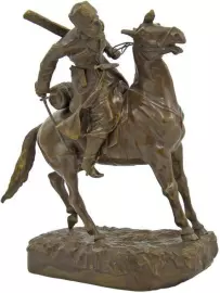 Скульптура бронзовая "Всадник, смотрящий вдаль"