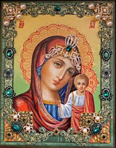 The icon with precious stones "Our Lady of Kazan" with topazes is gilded small.
