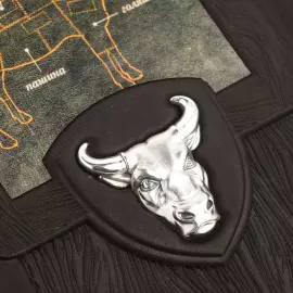 Книга в кожаном переплете "Искусство идеального стейка"