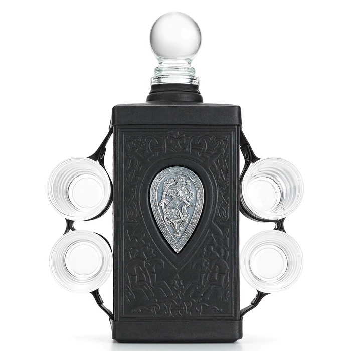 A bottle with 4 stacks of "Rus"