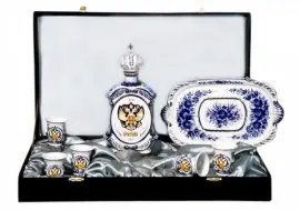 Набор для водки "Подарочный" на 6 персон, с золотым изображением Орла Набор для водки "Подарочный" на 6 персон, с золотым изображением Орла