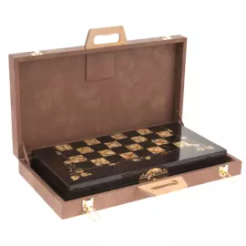 Шахматы из мореного дуба и янтаря "Флора"