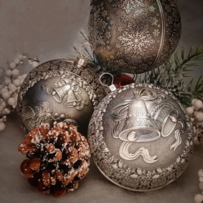 Set of 2 silver Christmas balls "Bells and Bullfinches"