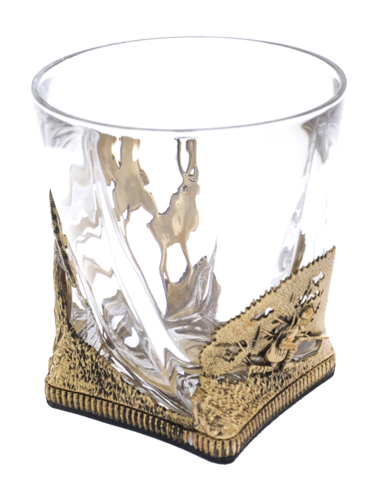 Whiskey glass "Deer Hunting" in a wooden box
