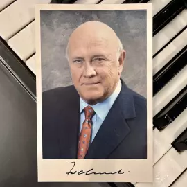 Фото с автографом Фредерика Виллема де Клерка