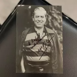 Фото с автографом Марио Варгас Льоса