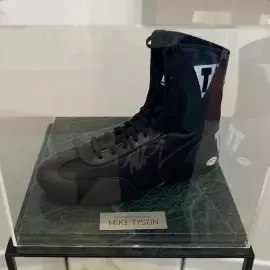 Обувь с автографом боксера Майка Тайсона, мрамор зеленый