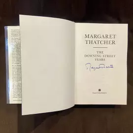 Книга "The Downing Street years" с автографом политического деятеля Маргарет Тэтчер