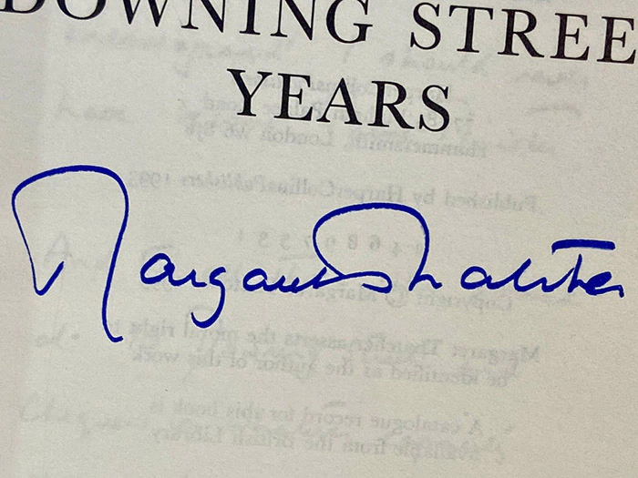 Книга "The Downing Street years" с автографом политического деятеля Маргарет Тэтчер