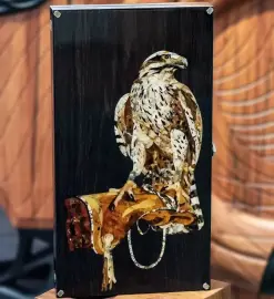 Нарды из морёного дуба и янтаря "Соколиная охота" коллекции "Классика" Нарды из морёного дуба и янтаря "Соколиная охота" коллекции "Классика"