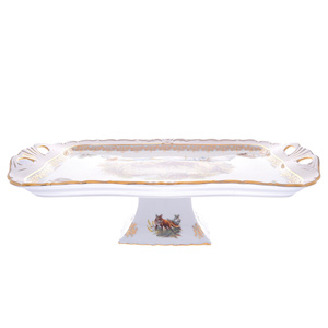 Блюдо квадратное на ножке Queen's Crown Aristokrat Охота бежевая
