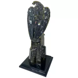 Статуэтка из янтаря "Сокол"