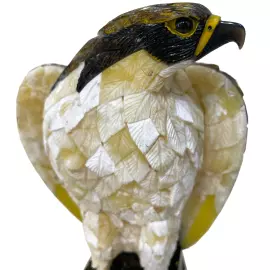 Статуэтка из янтаря "Сокол"