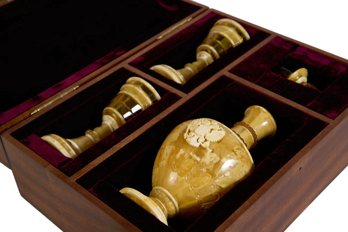 Amber "Coat of Arms of the Russian Federation" beverage set for 2 persons