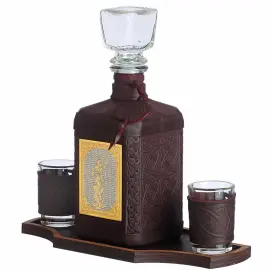 Графин  в кожаном переплете "Фемида-3" с накладкой