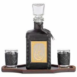 Графин в кожаном переплете "Нефтегаз-4" с латунной накладкой