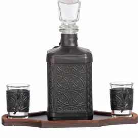 Графин в кожаном переплете "Нефтегаз-4" с латунной накладкой