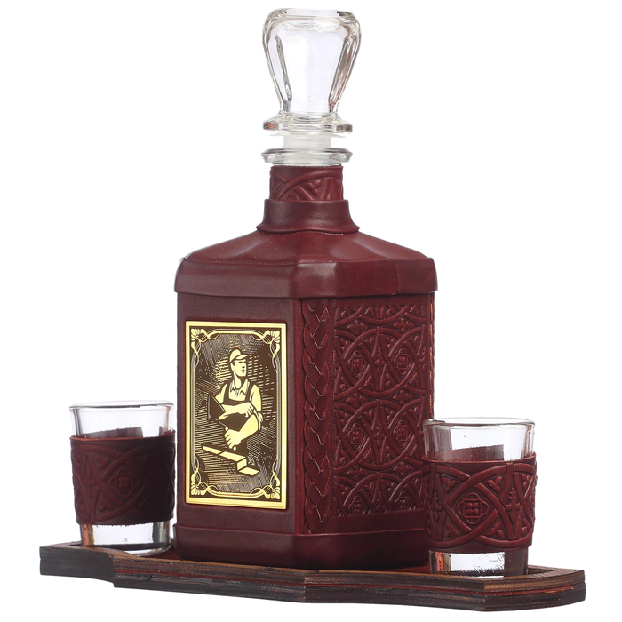 Decanter in a leather cover "To the Builder-3" with an overlay