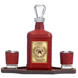 Графин в кожаном переплете "Пожарному-3" с накладкой