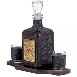 Графин в кожаном переплете "Пожарному-4" с накладкой