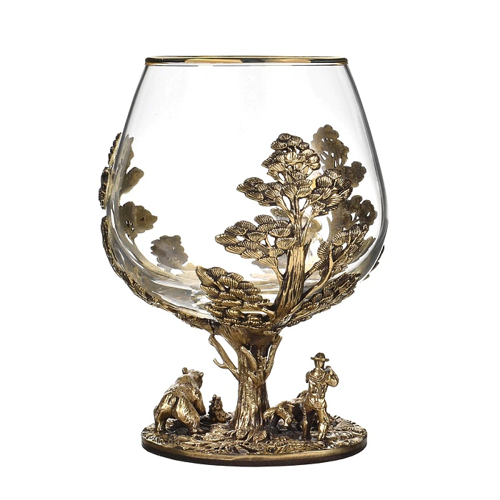 Set of cognac glasses "Wolves and Bear Hunting" in a wooden case