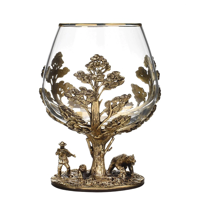 Set of cognac glasses "Wolves and Bear Hunting" in a wooden case