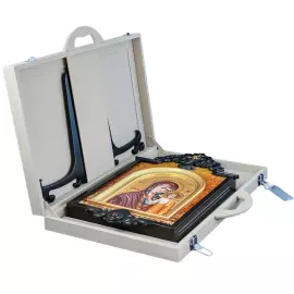 Икона янтарная в киоте "Казанская Божья Матерь"