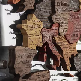 Карта мира из ценных пород дерева 3D "Экзотика", на заказ