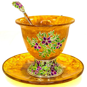 Hummingbird tea cup