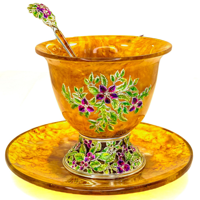 Hummingbird tea cup
