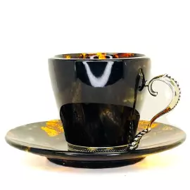 Кофейная чашка из черного янтаря