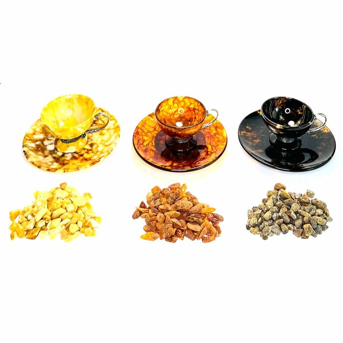 Набор из трех янтарных чашек: светло-желтой, светло-коричневой и черной