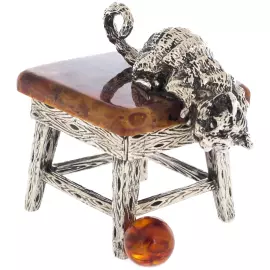 Сувенир из янтаря "Кот с мячиком"