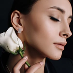 Earrings in white gold with diamonds