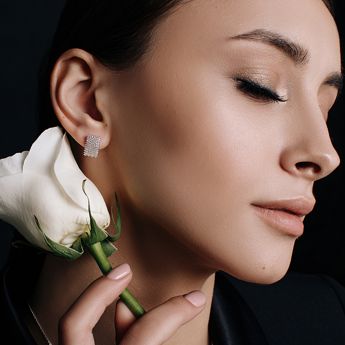 Серьги из белого золота с бриллиантами