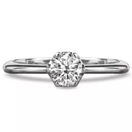 Кольцо из белого золота с бриллиантом