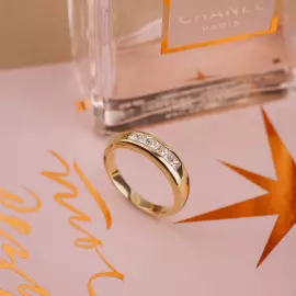 Кольцо из желтого золота с бриллиантами