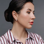 Yellow gold earrings with diamonds