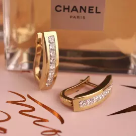 Серьги из желтого золота с бриллиантами